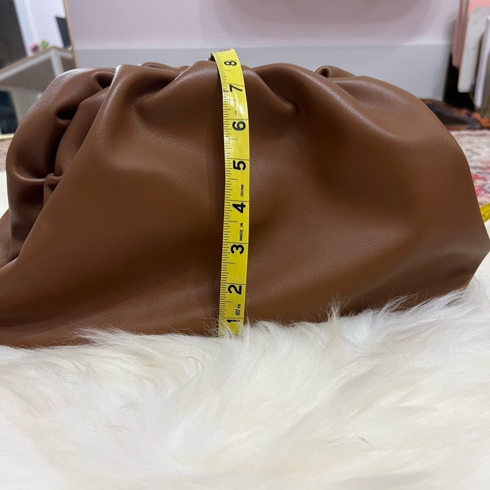 Calfskin magnetic closure clutch - Picture 5 of 8